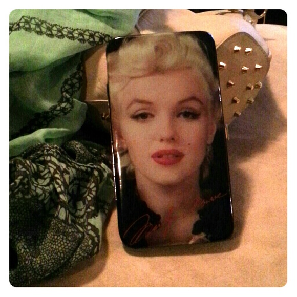 Marilyn Monroe clasp wallet