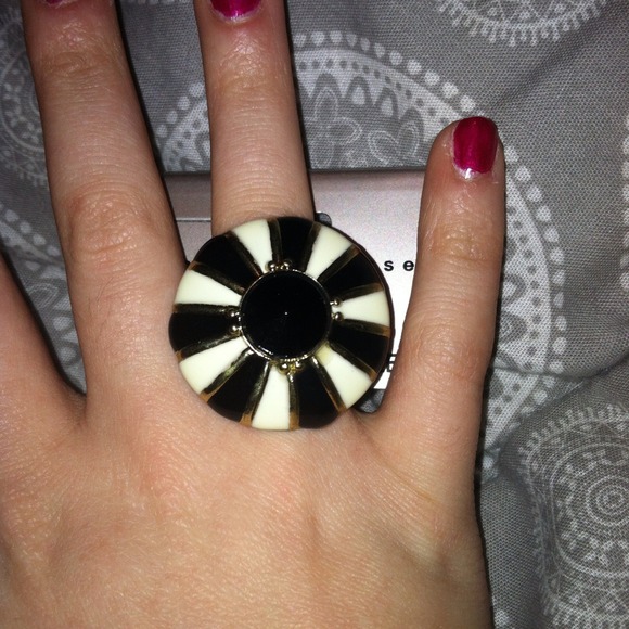 Black and white gold ring :new - Picture 1 of 2
