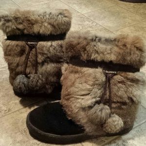 REDUCED Bearpaw fur boots