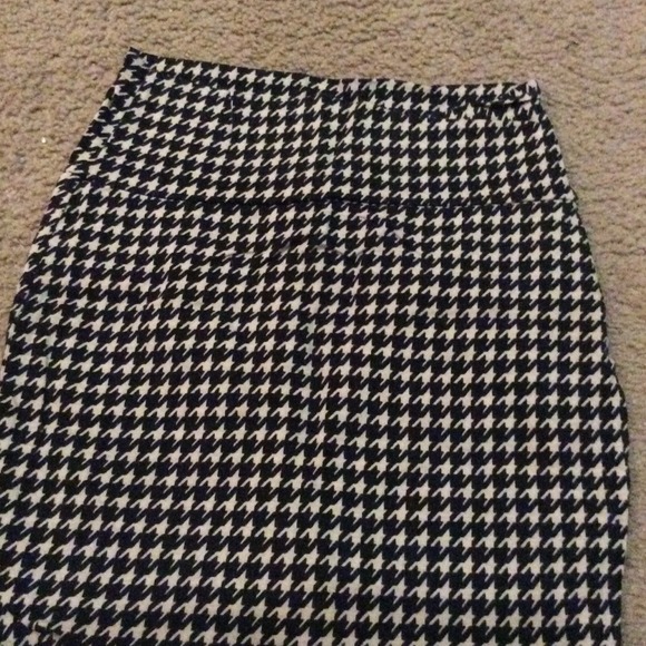 Skirt - Picture 1 of 2