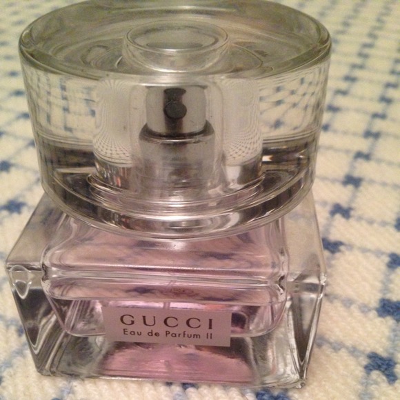 Gucci perfume / Hold for LOLA 🌺🌻