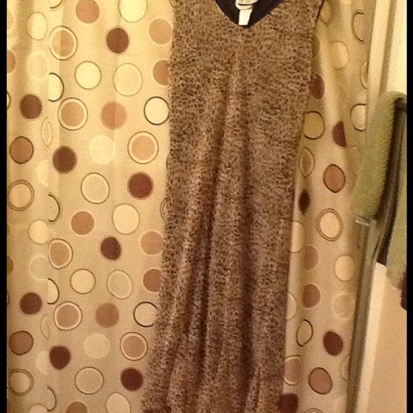 Very slimming cheetah dress with scarf