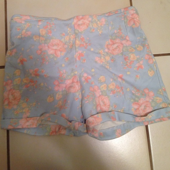 SOLD Brandy melville bruna shorts RARE