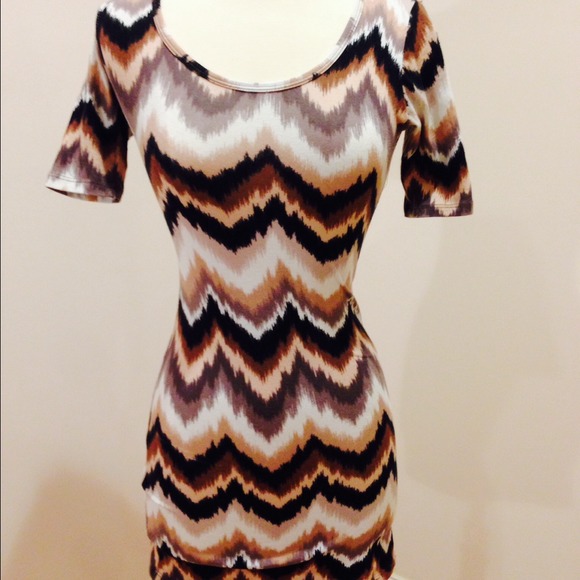 Neutral colors zig zag bodycon dress🚫BUNDLED🚫