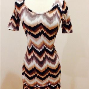 Neutral colors zig zag bodycon dress🚫BUNDLED🚫