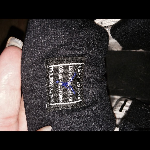 Woman Air Jordan - Picture 3 of 4