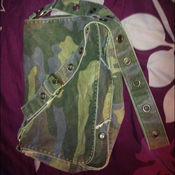 Denim Hipster camo crossbody bag