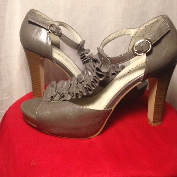 👠Women's Sz. 9.5 Sandal Heels