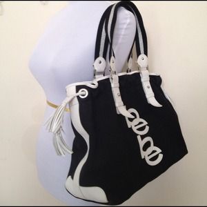 Bebe black and white