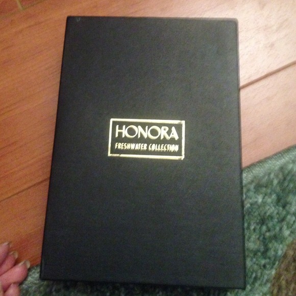 Honora freshwater collection pearls and earrings - Picture 2 of 2