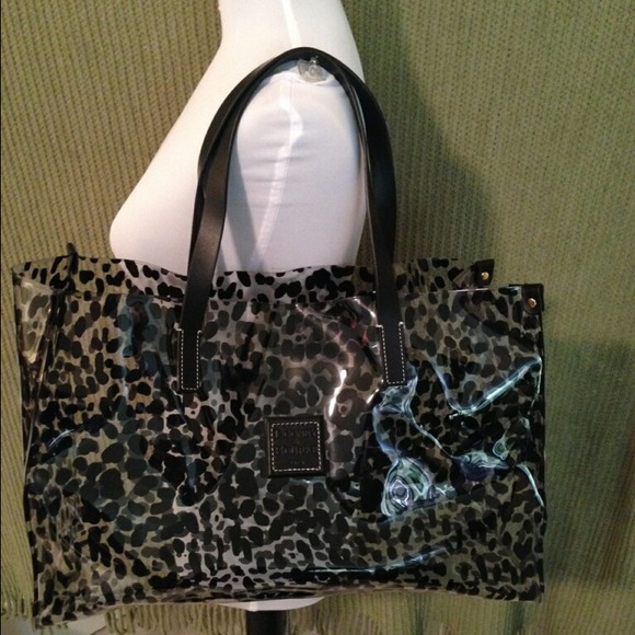 Carry all leopard handbag dooney