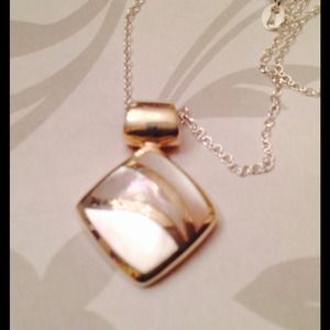 925SS AND GEN, MOP Pendant & Chain