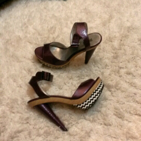 Purple crinkled and chevron heels
