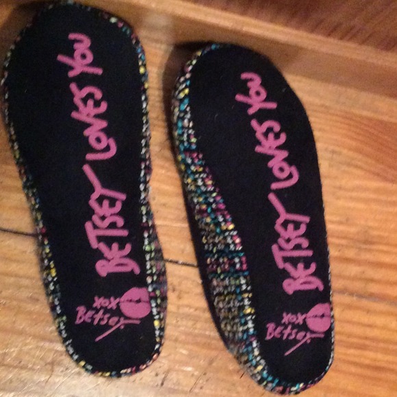 ❌SOLD❌Betsey Johnson black pom pom tweed slippers - Picture 3 of 4