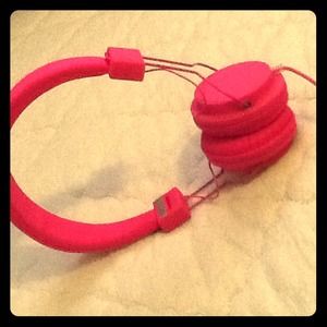Headphones that are hot pink
