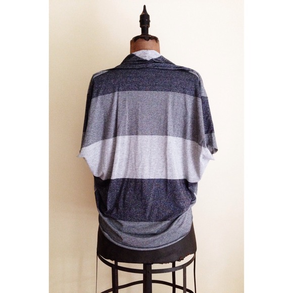 ♥️SOLD Bailey 44 shimmery dolman blouse - Picture 2 of 3