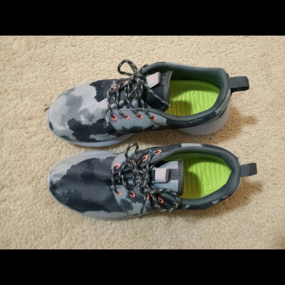 ×SOLD× GREY/BLUE NIKE ROSHE RUN - Picture 2 of 3