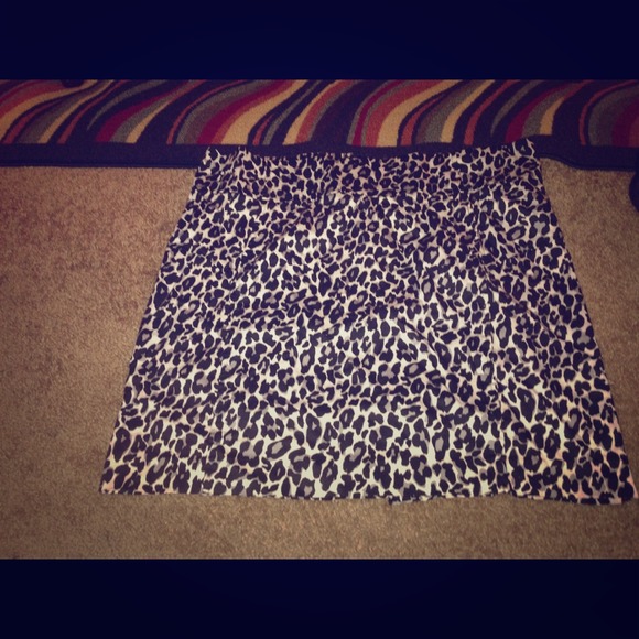 Leporard Skirt F21 2x