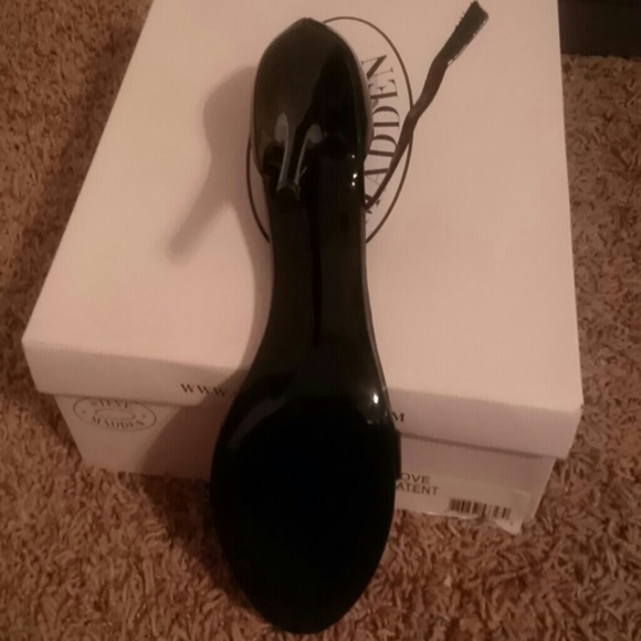 Heels - Picture 3 of 3