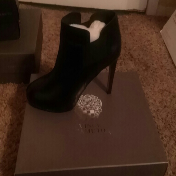 Shoes - Picture 2 of 2