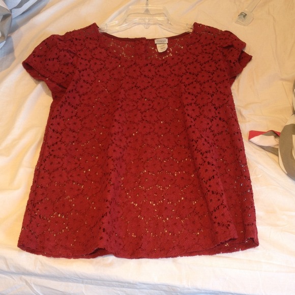 Red flower design top - Picture 2 of 4