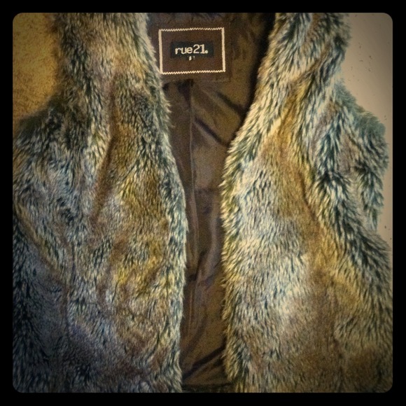 Rue 21 faux fur vest