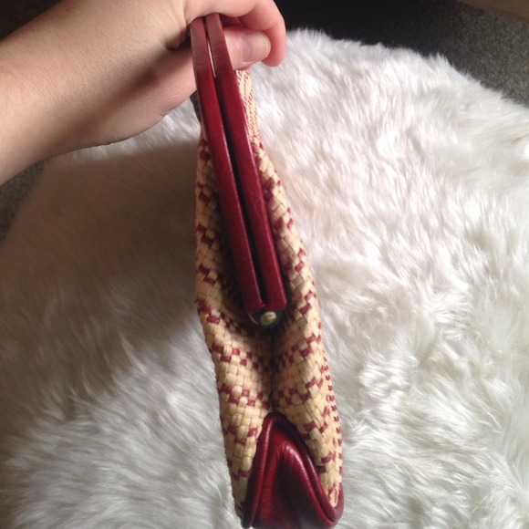 Isabella Fiore red woven clutch - Picture 3 of 4