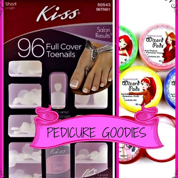 Kiss toenails and polish remover wipes