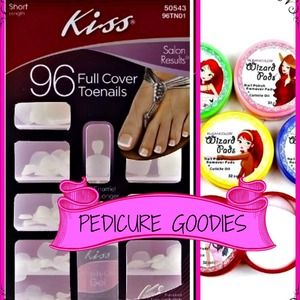 Kiss toenails and polish remover wipes
