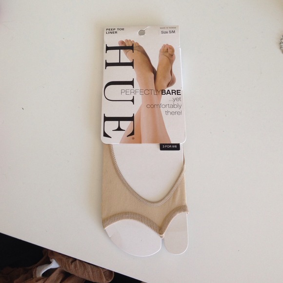 FREE w/ shoe purchase. HUE Peep Toe Liner.