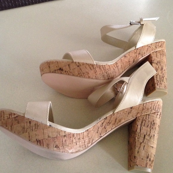 Nude summer sandals - Picture 3 of 3