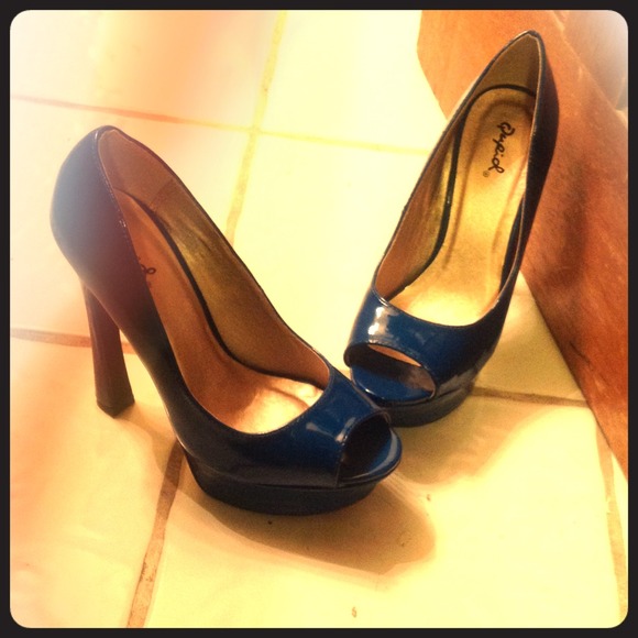 Teal peep toe heels brand new on,y tried on 7.5 - Picture 1 of 4