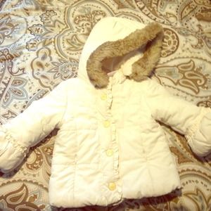 Baby JUICY so cute faux fur zip off hood!