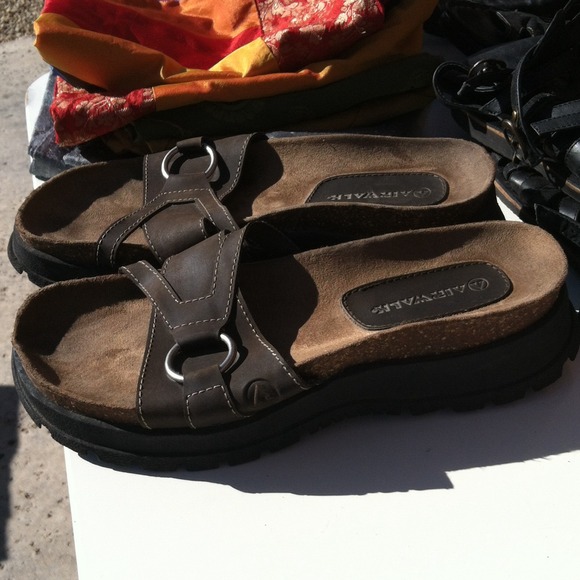 Shoes - Picture 2 of 4