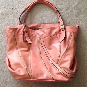 Salmon summer leather purse