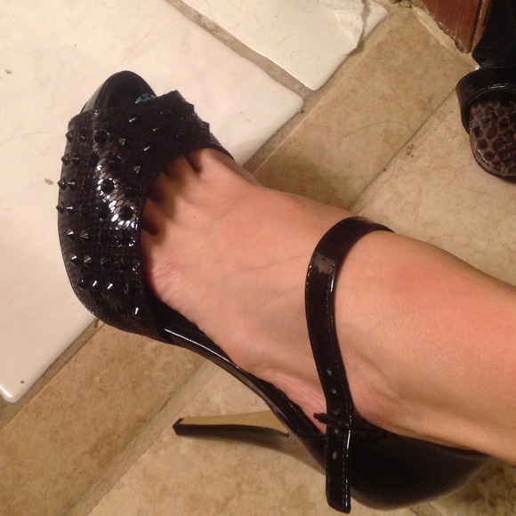 Rock and republic black spikes ankle strap 8.5 new