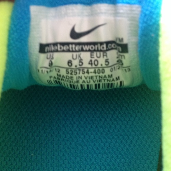 Shoes - Picture 3 of 4