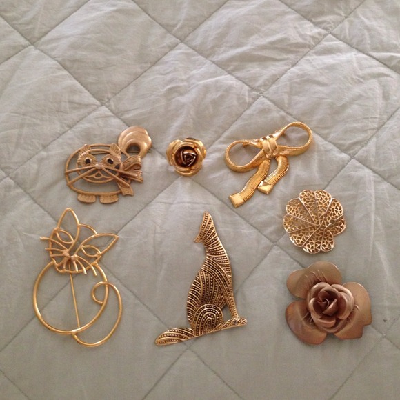 Goldstone brooch lot!!