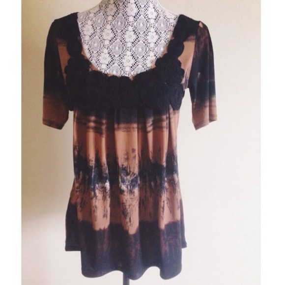 BUNDLED❗️Tie-dye print rosette top