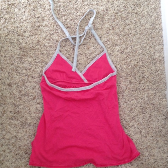 Halter top - Picture 3 of 3