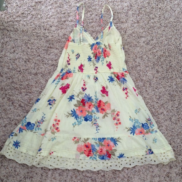 Dress - Picture 3 of 3