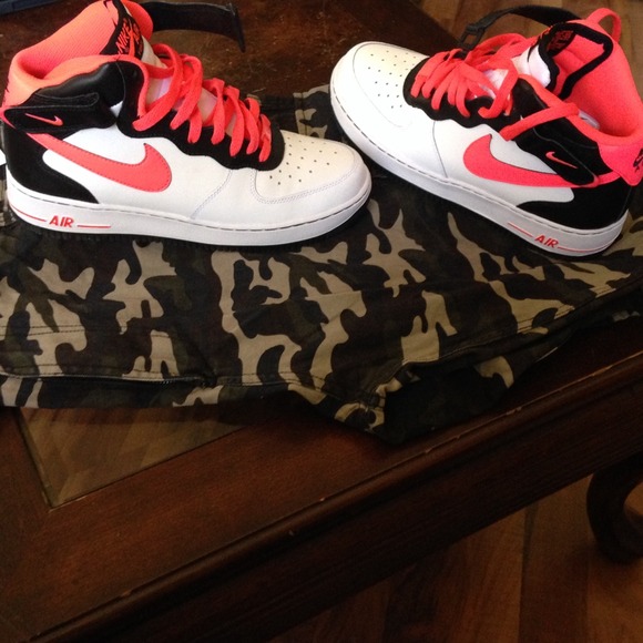 Nike Air Force 1's **Authentic With Original Box** - Picture 1 of 2