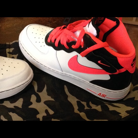 Nike Air Force 1's **Authentic With Original Box** - Picture 2 of 2