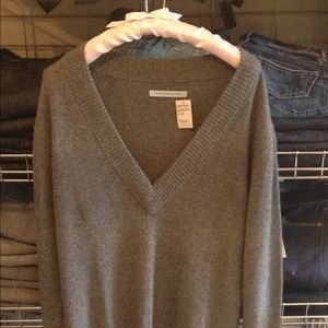 Hold 100% Cashmere grey sweater from Lily McNeal