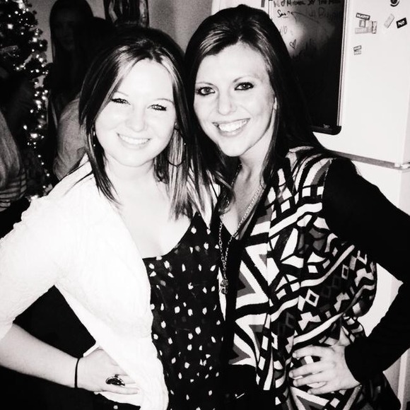 Meet your seller! ❤️💛 - Picture 2 of 4