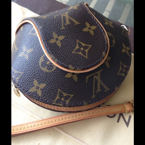 🍄Louis Vuitton🍄SOLD - Picture 3 of 4