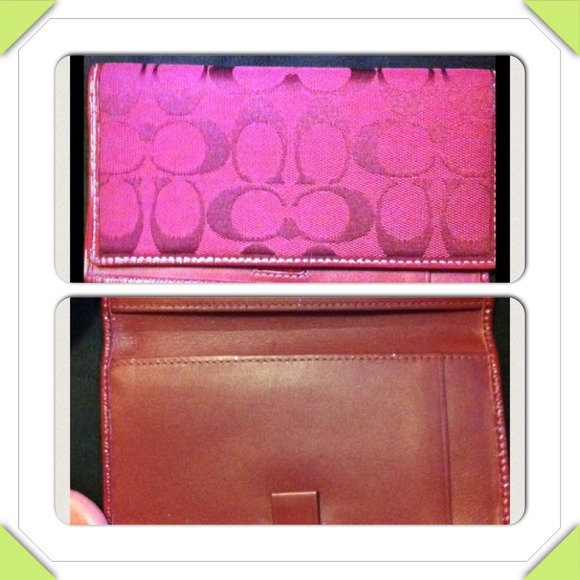 Authentic coach checkbook holder💜