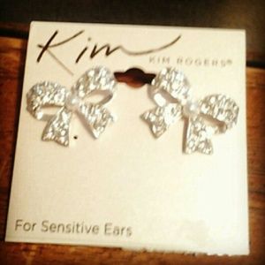 Kim Rodgers dimond and pearl stud earings