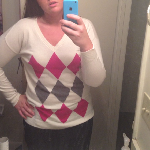 sweater!⚡️⚡️marked down ⚡️⚡️ sold in bundle - Picture 2 of 3