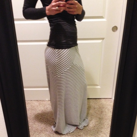 Grey/White Stripe Long Maxi Skirt Sz L/6